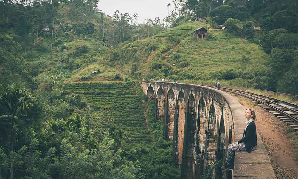 Sri Lanka tour guide nine arch bridge