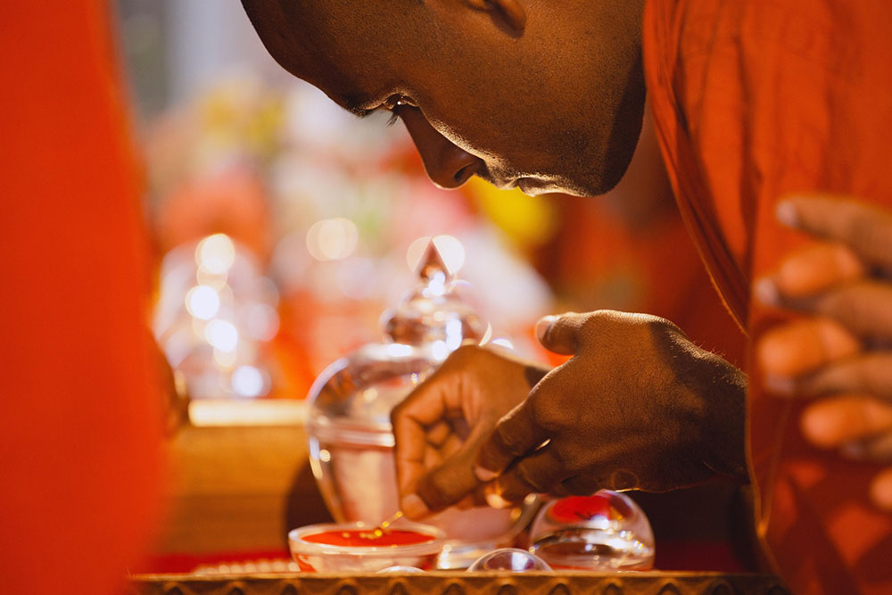 buddhas relics in sri lanka
