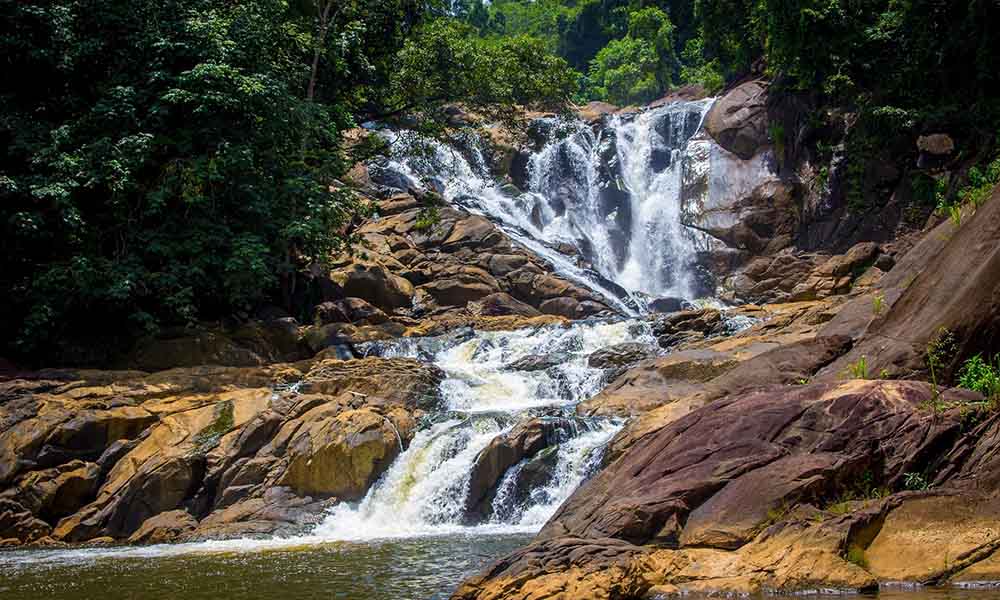 waterfalls in sri lanka