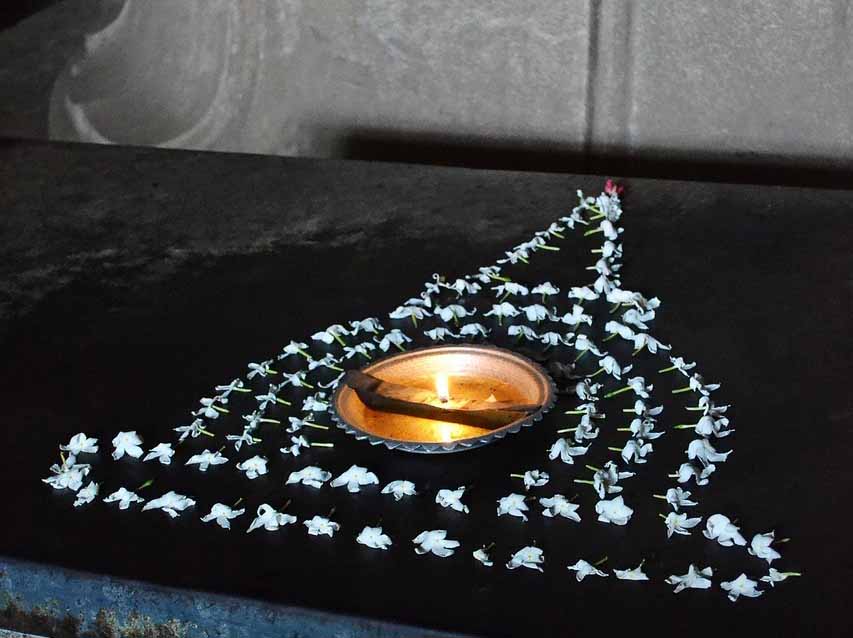 poya rituals